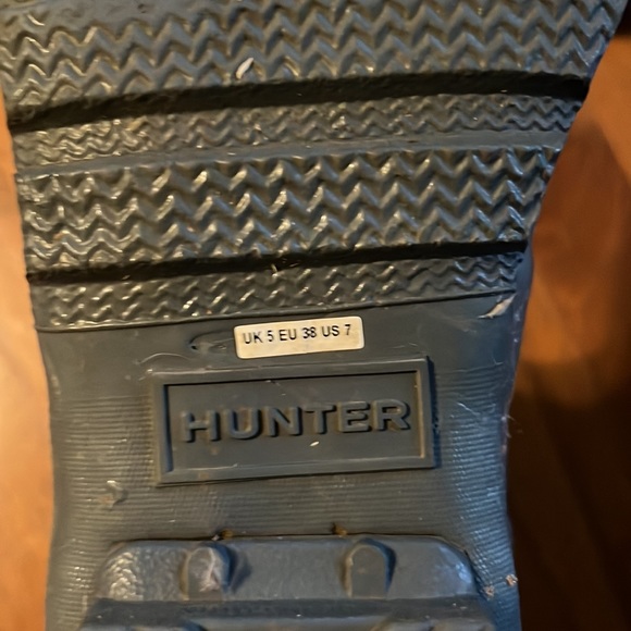 Hunter size 7 grey rain boots - Picture 4 of 4